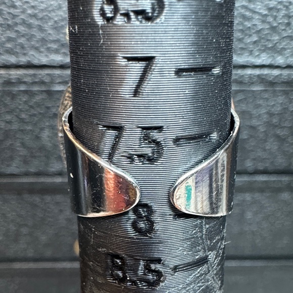 20mm Ornate Silver-Tone Snap Button Ring with 1 Blue Sparkle Snap (shown) - Picture 7 of 7